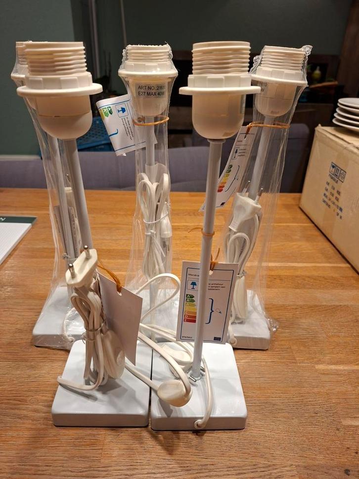 5 Nieuwe Metalen Tafellampvoeten - Wit Vierkant, Huis en Inrichting, Lampen | Vloerlampen, Nieuw, Minder dan 100 cm, Metaal, Ophalen of Verzenden
