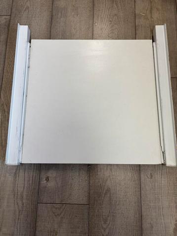 Wasmachiene plank beschikbaar voor biedingen
