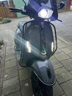 Vespa 125cc ( BROM), Fietsen en Brommers, Scooters | Vespa, Ophalen, Overige modellen, Zo goed als nieuw, Benzine