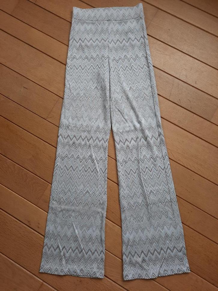 ANNA broek grijs metallic flared maat XS - nieuw -, Kleding | Dames, Broeken en Pantalons, Nieuw, Maat 34 (XS) of kleiner, Grijs