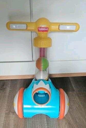 Ballenstofzuiger, rol op & schiet loopwagen van Tomy beschikbaar voor biedingen