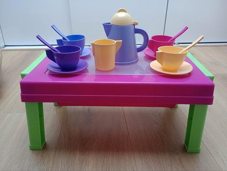 Theeservies met Tafeltje - Compleet!, Kinderen en Baby's, Speelgoed | Overig, Zo goed als nieuw, Jongen of Meisje, Ophalen of Verzenden