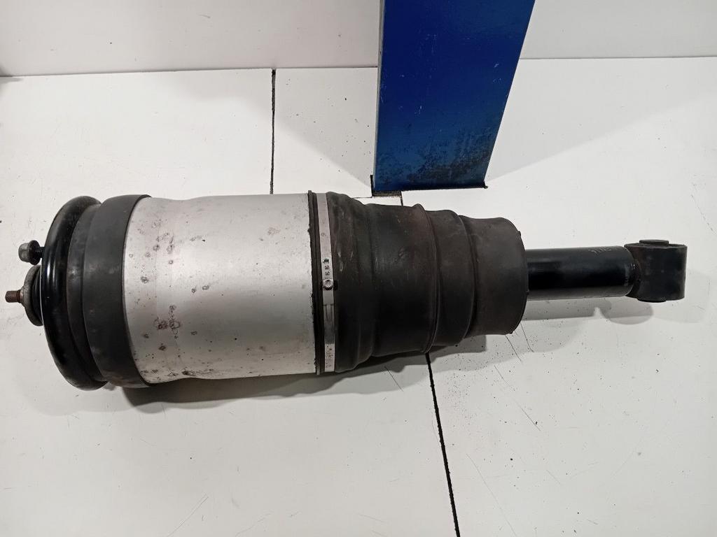 Veerpoot links achter Land Rover Range Rover, Onderdelen@venauto.nl, Van der Ven Autorecycling B.V., Ettenseweg 76, 4706 PB Roosendaal, The Netherlands