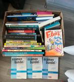 Bananendoos vol met boeken, examenbundels en schoolboeken, Ophalen, Gamma, Gelezen, Niet van toepassing