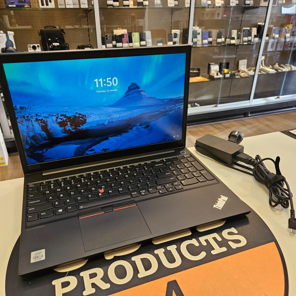 Lenovo Thinkpad E15 - 8GB - 256GB - i3 10110u - Nieuwstaat, Computers en Software, Windows Laptops, Zo goed als nieuw