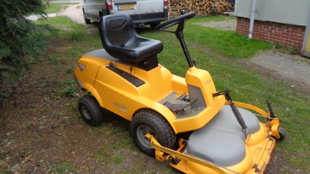 wegens inruil  nette stiga villa hydrostaat  frontmaaier, Ophalen, Gebruikt, Nederland, Stiga