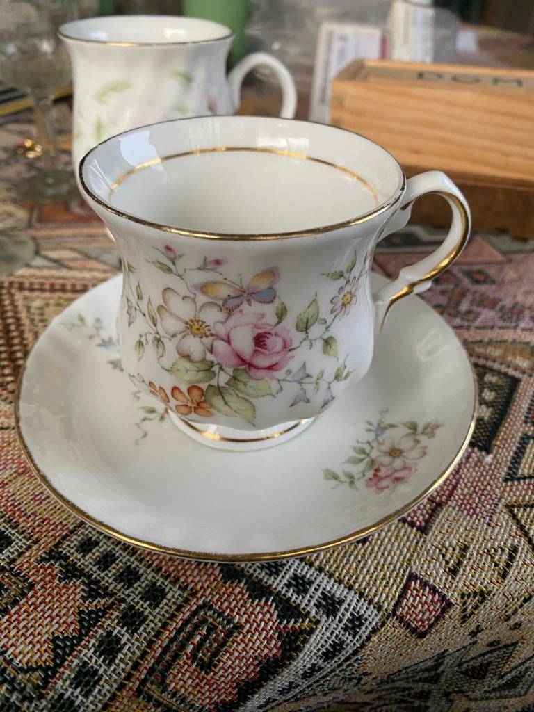 Balmoral Castle Bone China Kop en Schotel - Bloemmotief roze, Ophalen