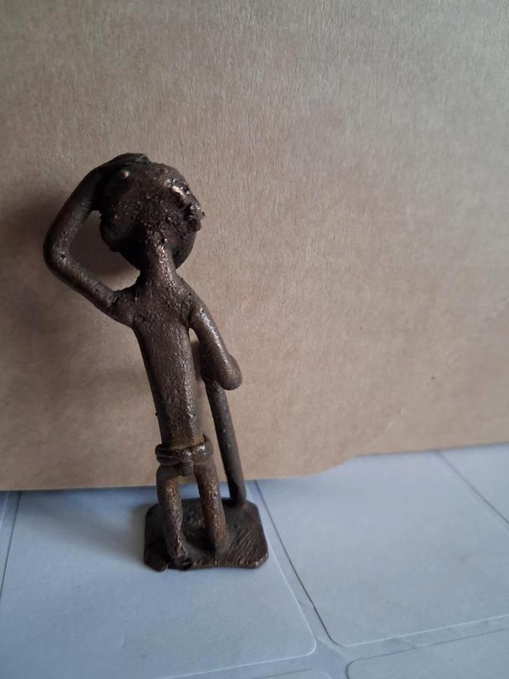 Vintage Afrikaans Bronzen Beeldje - Man met Stok, Antiek en Kunst, Kunst | Beelden en Houtsnijwerken, Ophalen