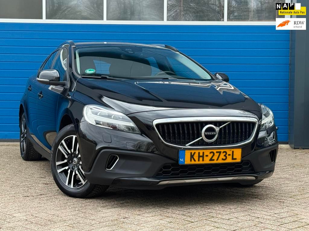 Volvo V40 Cross Country 1.5 T3 Momentum Automaat|Navi|Climat, Auto's, Stof, 700 kg, Zwart, Origineel Nederlands