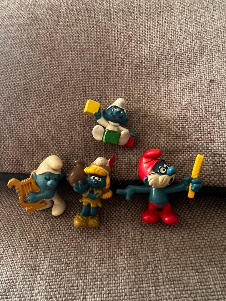 4 vintage oude smurfen, Verzamelen, Smurfen, Ophalen of Verzenden, Zo goed als nieuw, Verschillende Smurfen