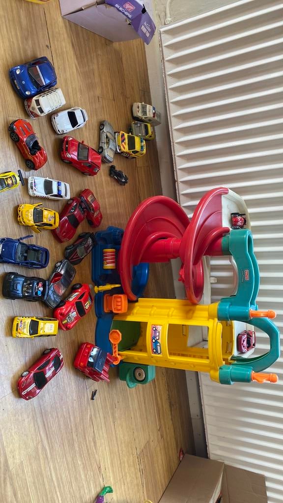 Garage met auto’s, Ophalen of Verzenden, Gebruikt, 6 maanden tot 2 jaar