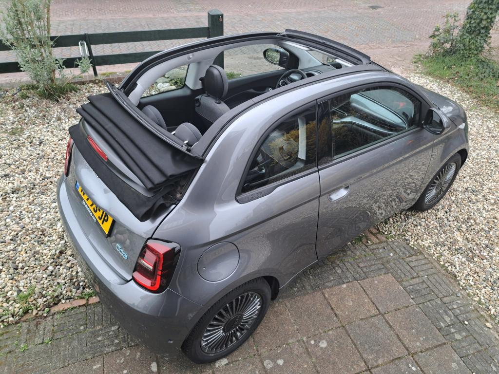 Fiat 500 cabrio 42kWh 118pk Aut 2021 Grijs, Auto's, Fiat, Stof, 50 €/maand, Euro 6, Cabriolet