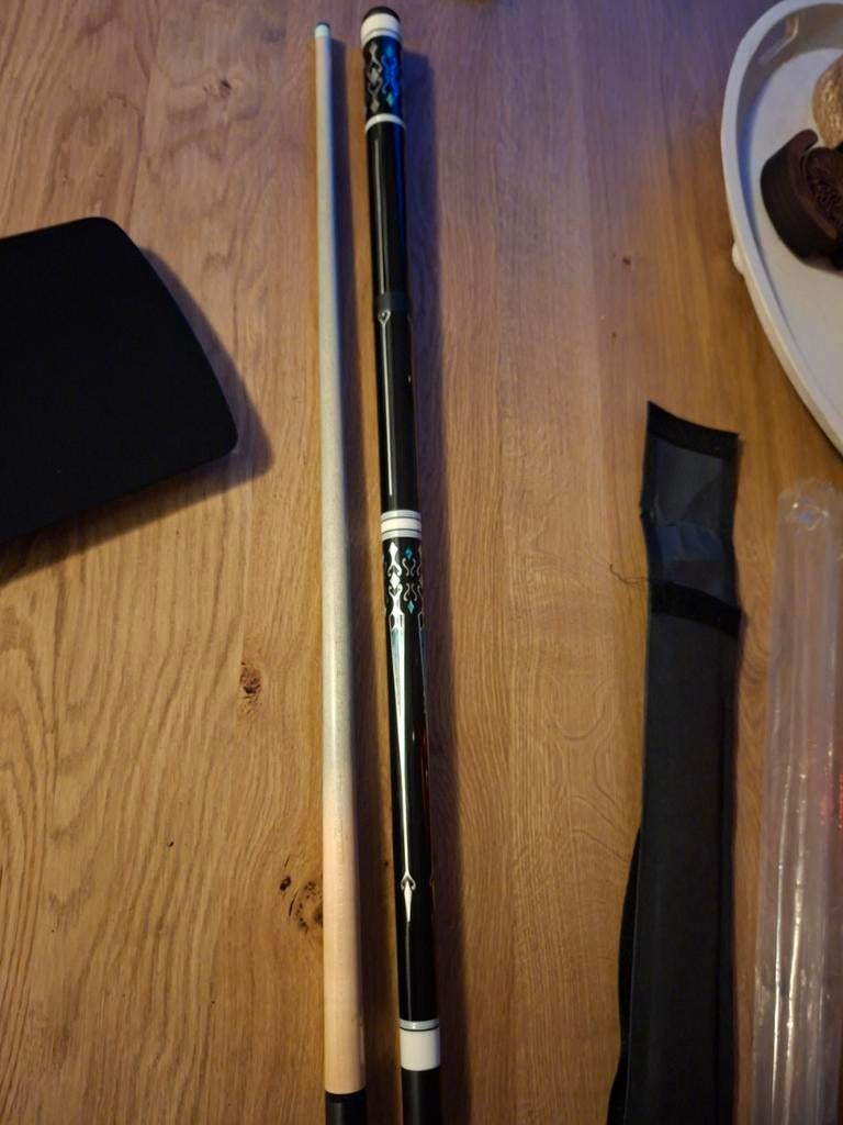 Biljartkeu met vp2 sluiting en hoes, Ophalen of Verzenden, Keu of Ballen