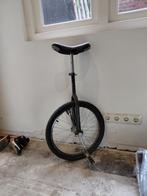 Gebruikte eenwieler met lekke band, Ophalen, Gebruikt
