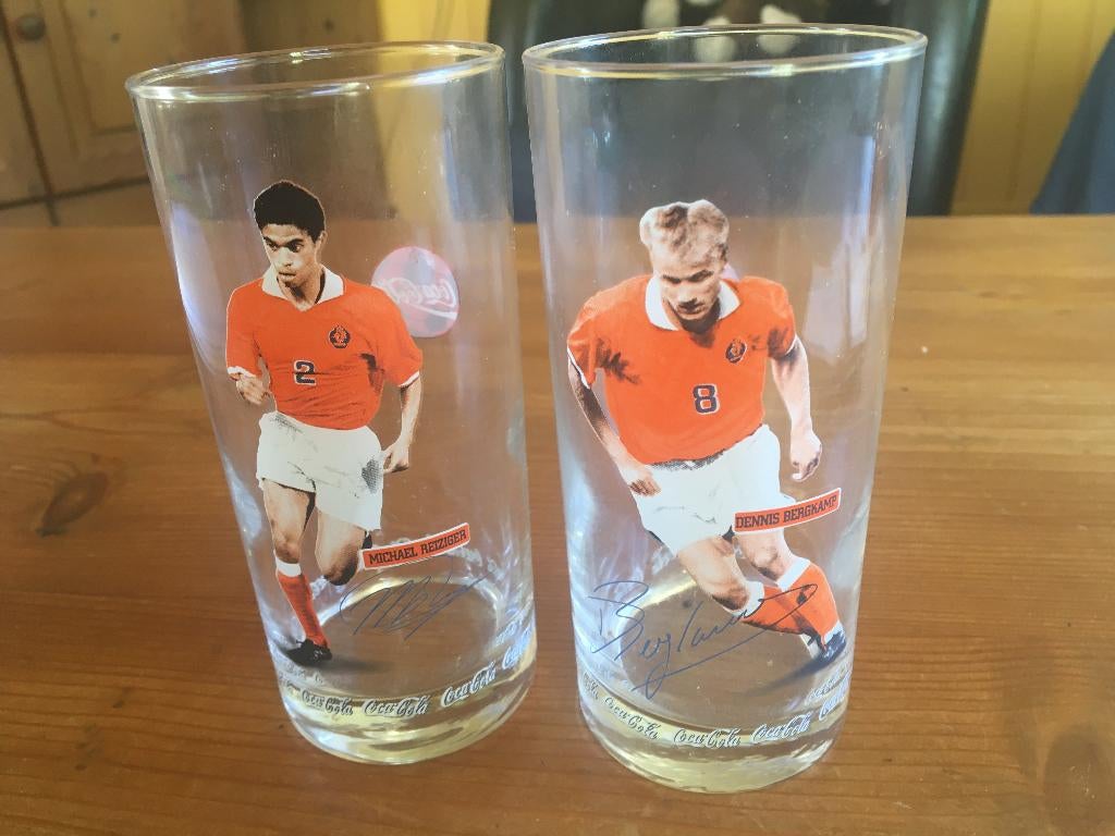 voetbalglazen- Bergkamp en Reiziger - ( Coca Cola ), Verzamelen, Ophalen of Verzenden, Zo goed als nieuw, Frisdrankglas
