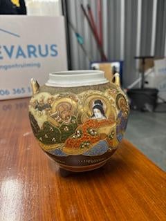 Japanse Satsuma vaas met handbeschilderde decoratie, Ophalen