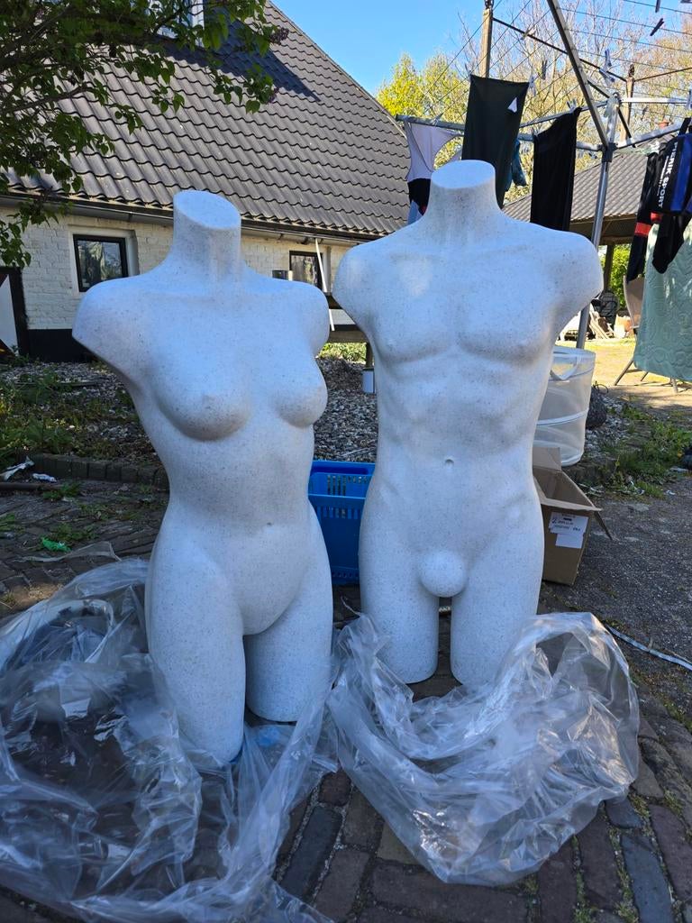 Etalagepoppen man en vrouw nieuw, Ophalen, Meerdere media