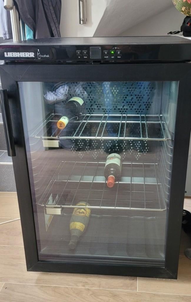 Wijnkoelkast Liebherr WKb 1812, Witgoed en Apparatuur, Koelkasten en IJskasten, Zonder vriesvak, 60 cm of meer, 100 tot 150 liter