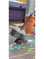 Thor's Hammer MJÖLNIR with base, Ophalen of Verzenden, Nieuw, Film, Beeldje, Replica of Model