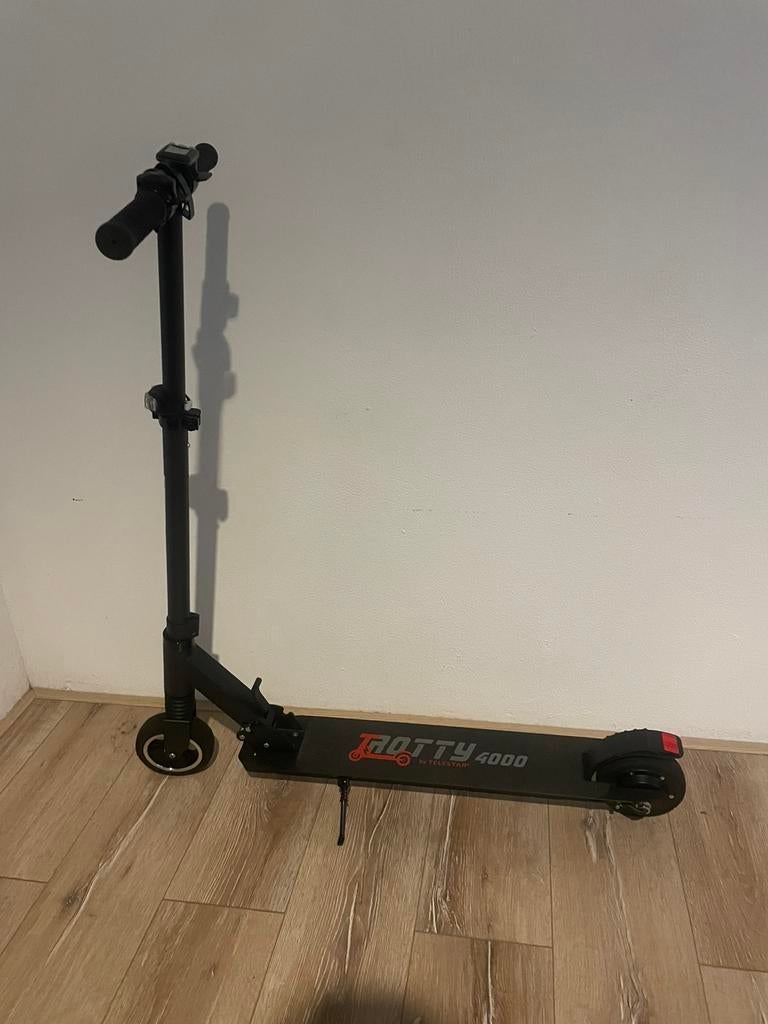 step elektrisch, Fietsen en Brommers, Steps, Ophalen of Verzenden, Zo goed als nieuw, Elektrische step (E-scooter)