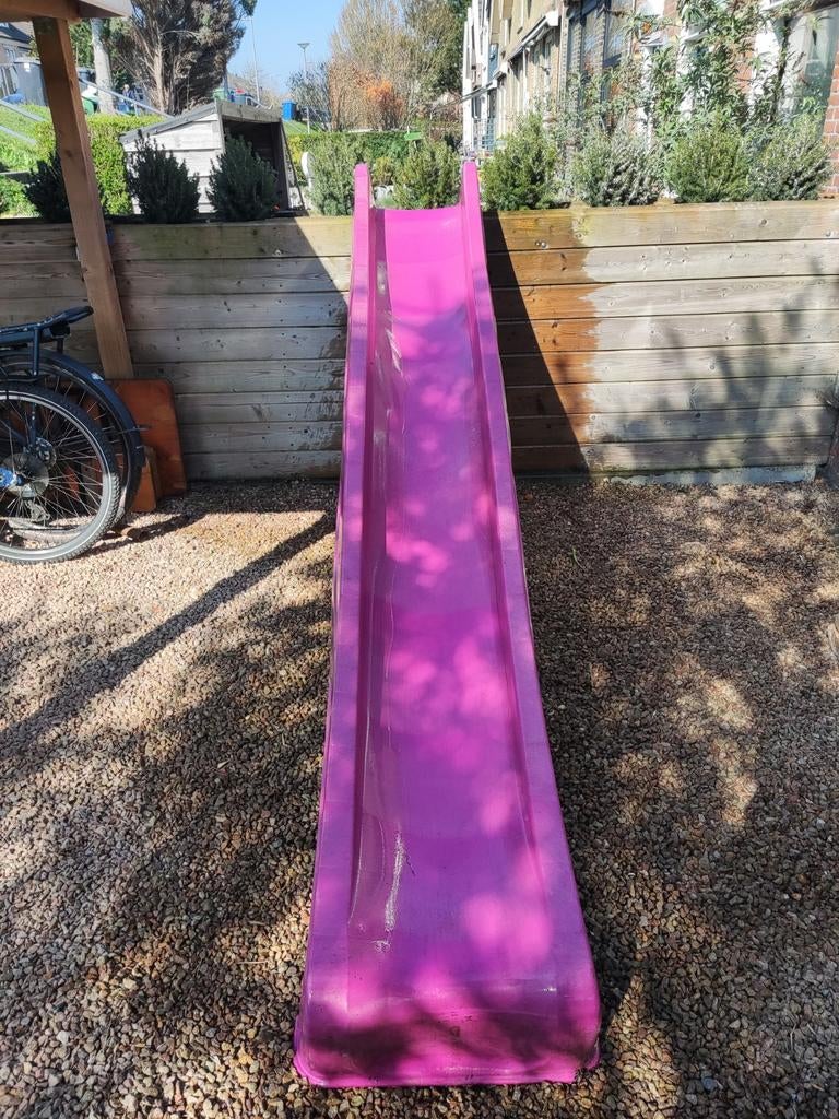 Roze glijbaan voor urenlang speelplezier, Ophalen, Gebruikt