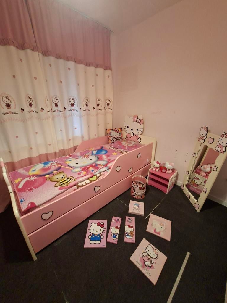Complete Hello Kitty kinderkamer: bed , kledingkast, Ophalen, Meisje
