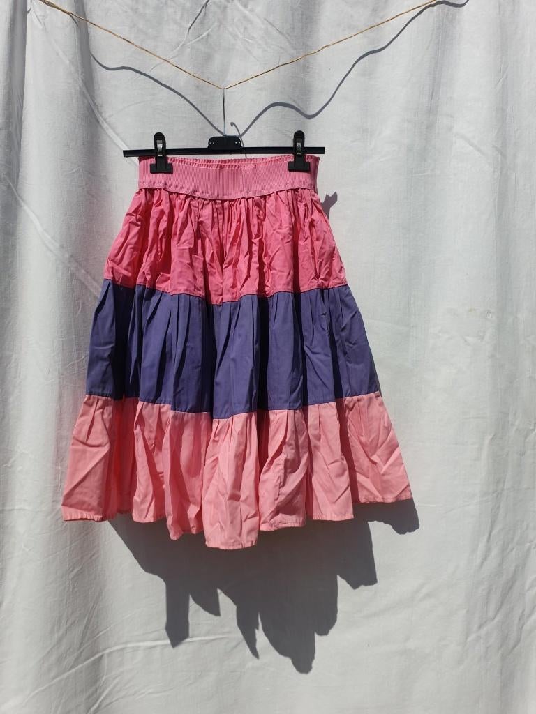 hele leuke roze paarse spaanse rok! Mt S/M - Carnaval, Carnaval, ., Ophalen of Verzenden, Zo goed als nieuw
