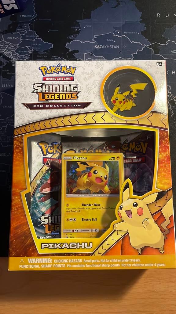 Shining legends pikachu pin collection, Hobby en Vrije tijd, Verzamelkaartspellen | Pokémon, Ophalen of Verzenden, Zo goed als nieuw