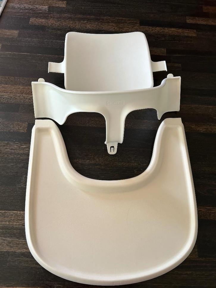 Stokke tripp trapp babyset en playtray, Kinderen en Baby's, Kinderstoelen, Gebruikt, Meegroeistoel, Afneembaar eetblad, Stoelverkleiner