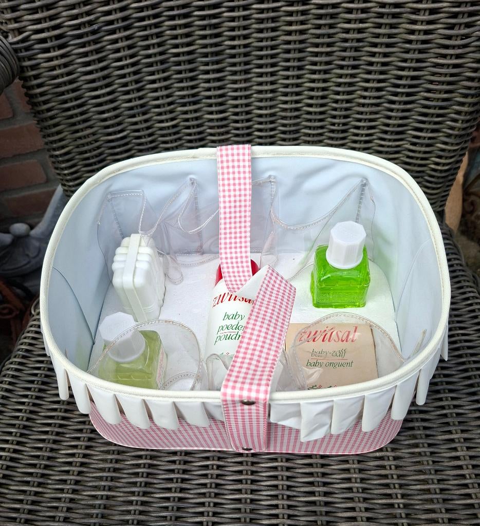 Vintage Zwitsal baby verzorgingsmandje met inhoud, Ophalen of Verzenden, Nieuw, Gebruiksvoorwerp