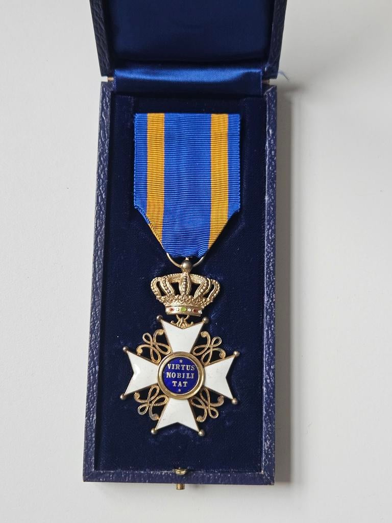 Medaille ridderorde Nederlandse Leeuw in doosje, Ophalen of Verzenden, Landmacht, Nederland, Lintje, Medaille of Wings