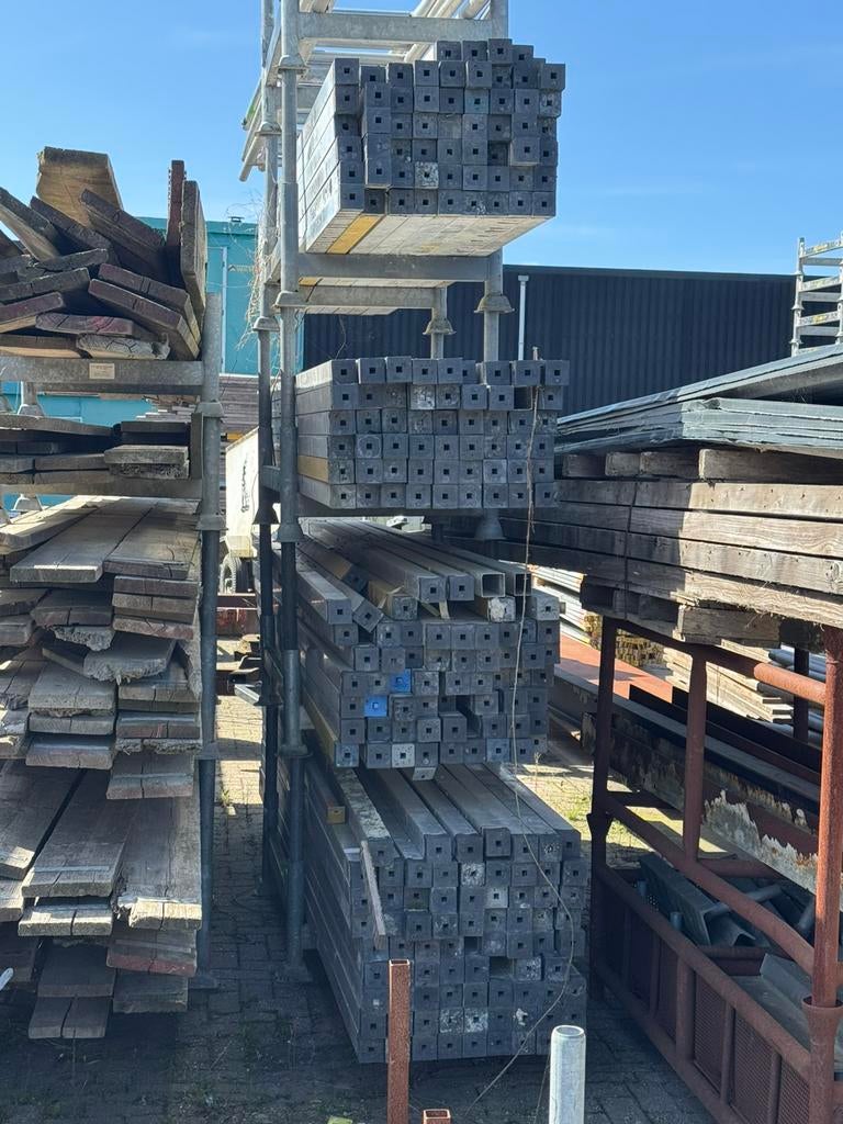 Te koop metselprofielen 360 cm alu met kunststof koppen, Ophalen of Verzenden, Zo goed als nieuw