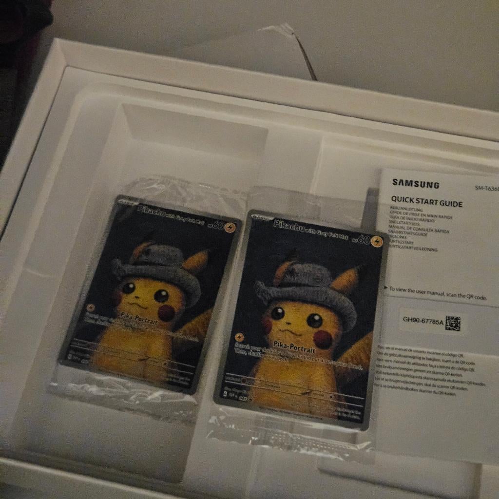 Pikachu van gogh NOG IN SEAL 1x, Ophalen of Verzenden, Nieuw, Foil