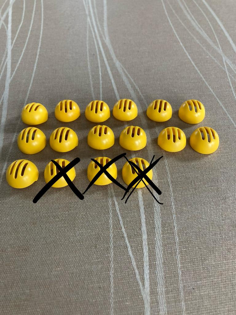 Playmobil kinder hoedjes, petjes geel 2, Ophalen of Verzenden, Zo goed als nieuw