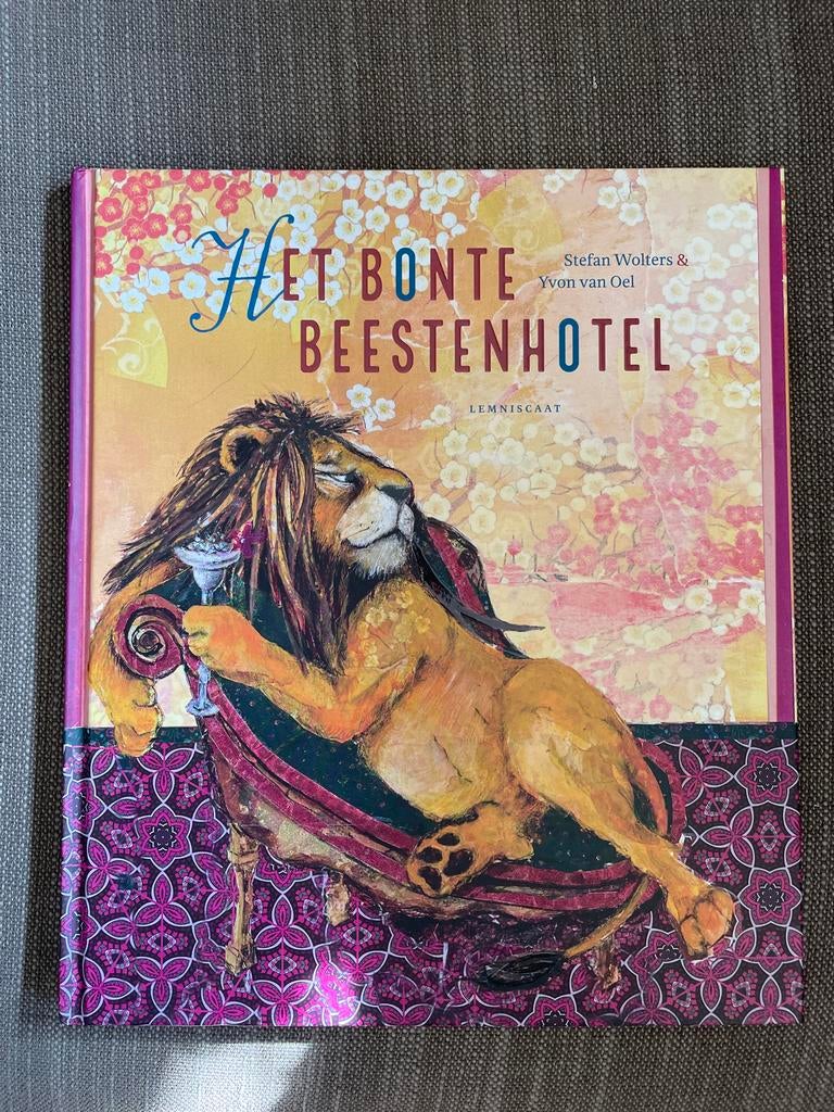 Stefan Wolters - Het bontebeestenhotel, Stefan Wolters, Fictie algemeen, Ophalen of Verzenden, Zo goed als nieuw