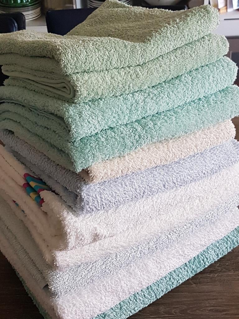 11x Handdoeken - badhanddoeken, Ophalen of Verzenden, Zo goed als nieuw, Overige kleuren, Handdoek