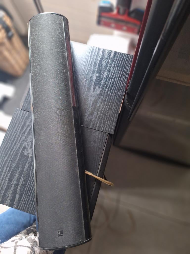 KEF center speaker, Ophalen of Verzenden, Minder dan 10 m², Tapijt