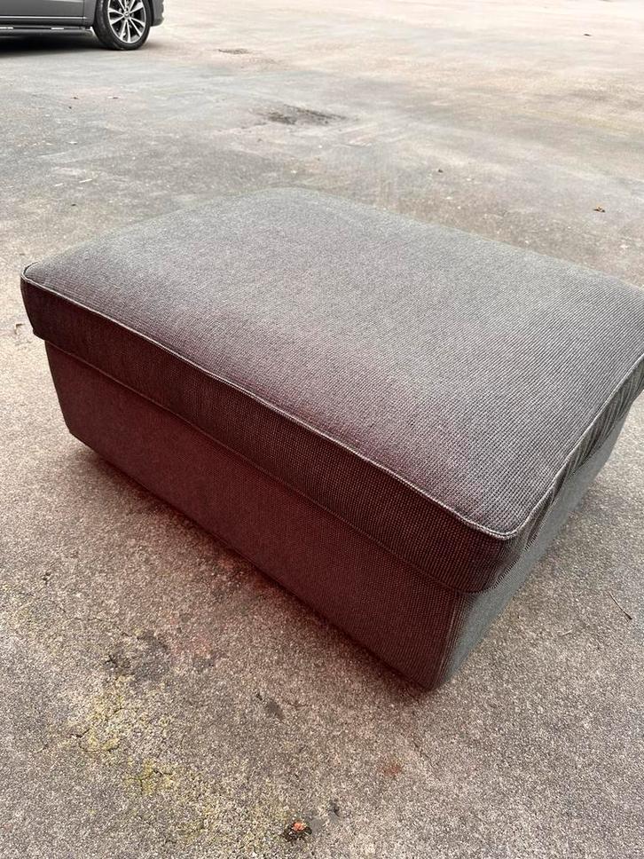 IKEA Kivik Hocker Poef - Donkergrijs antraciet, Huis en Inrichting, Banken | Voetenbanken en Poefen, Gebruikt, 75 tot 100 cm, 50 tot 75 cm