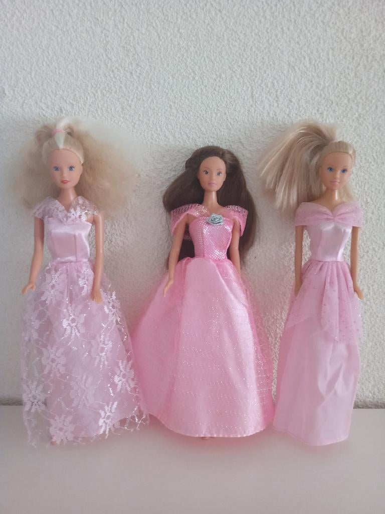 3 Steffi Love Poppen in Roze Galajurken, Ophalen of Verzenden, Gebruikt, Overige typen