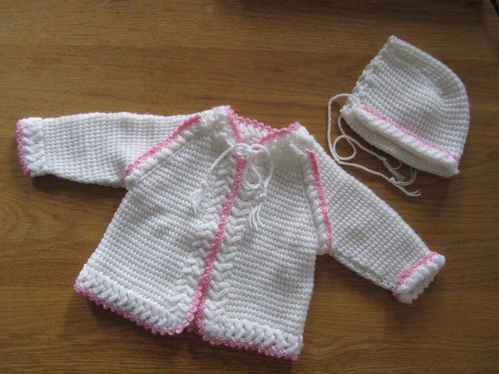 vintage gehaakt babyjasje en mutsje wit/roze, Ophalen of Verzenden, Zo goed als nieuw, Meisje, Jasje