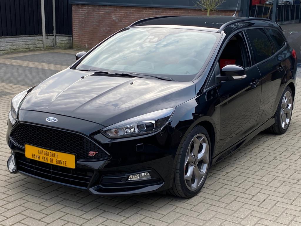 Ford Focus Wagon 2.0 ST 250 PK NIEUWSTAAT XENON LED NAVI CRU, Auto's, 15 km/l, Gebruikt, Zwart, 4 cilinders