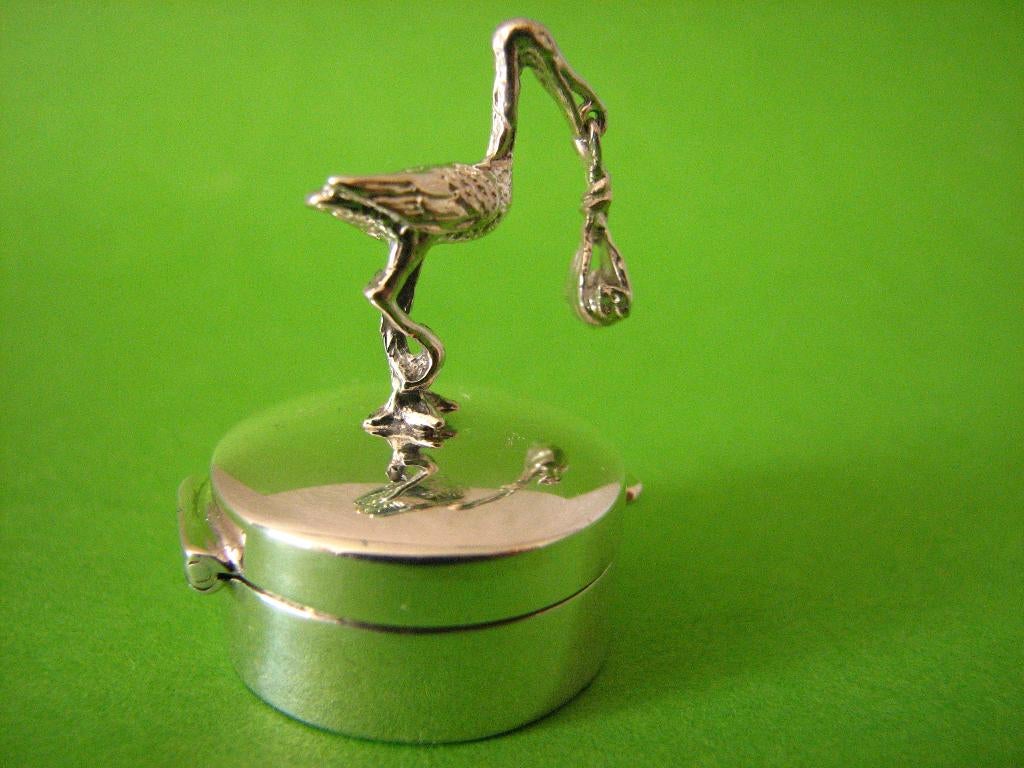 Mooi Klein Zilver Doosje met Ooievaartje met luier en baby, Antiek en Kunst, Verzenden, Zilver