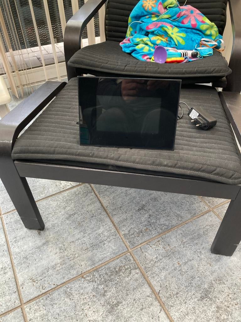 Digitale fotolijst met adapter, Ophalen, Gebruikt, 8 tot 12 inch