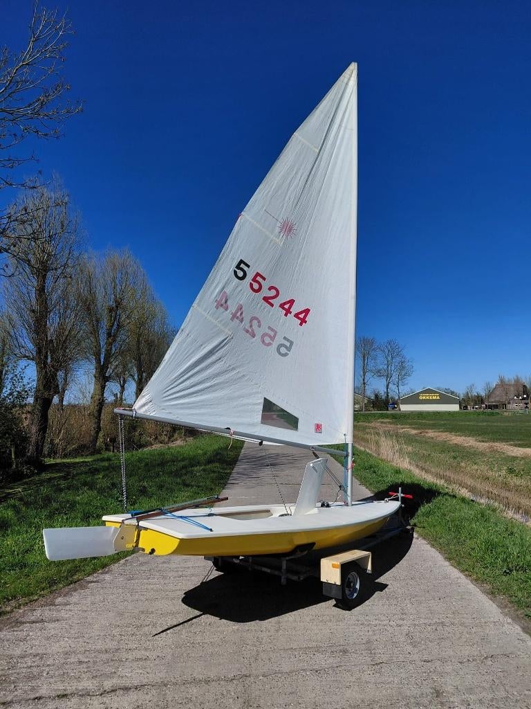 Laser standaard + wegtrailer, Watersport en Boten, Ophalen, Gebruikt, 3 tot 6 meter, Minder dan 15 m²