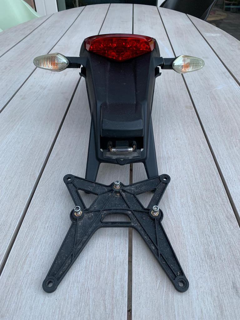 Kentekenplaathouder + achterlicht Ducati Monster 696, Motoren, Ophalen of Verzenden, Gebruikt