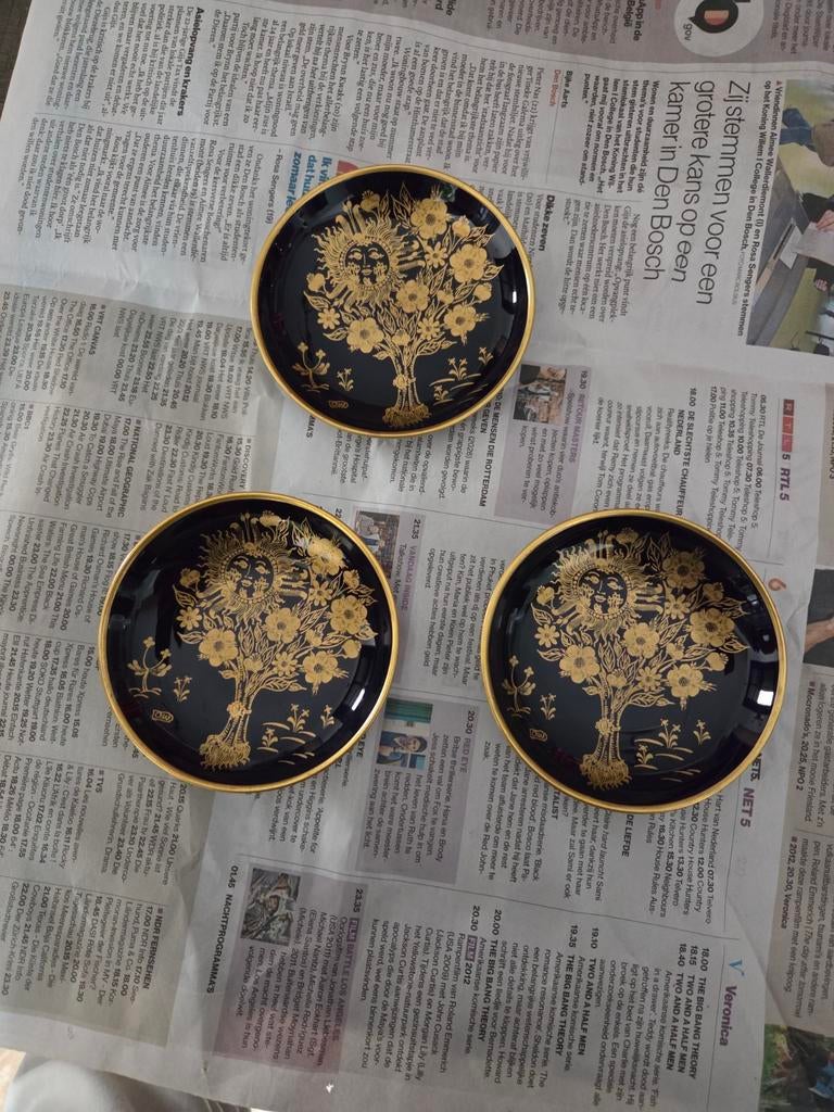 Drie Hutschenreuther schoteltjes met goudkleurig decor, Ophalen of Verzenden