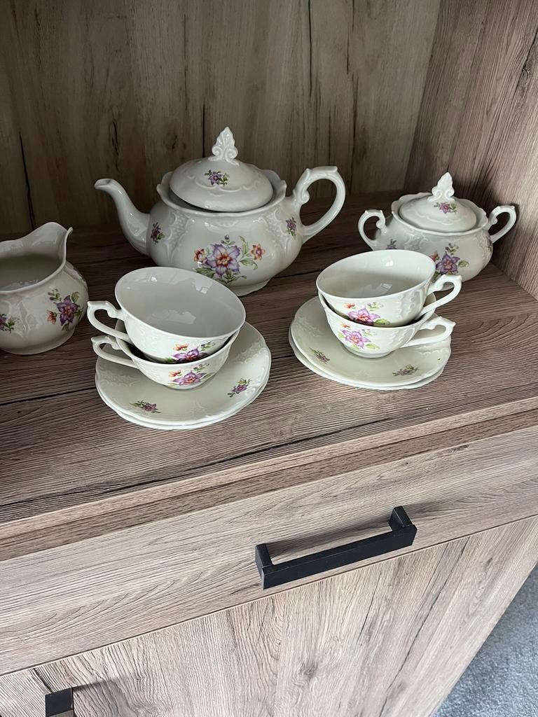 Mosa antiek servies theepot-suiker-melk 10 kop en schotels, Ophalen