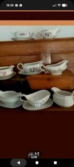 8 juskommen en  12 roomkannetjes, Huis en Inrichting, Ophalen of Verzenden, Zo goed als nieuw, Aardewerk, Overige stijlen