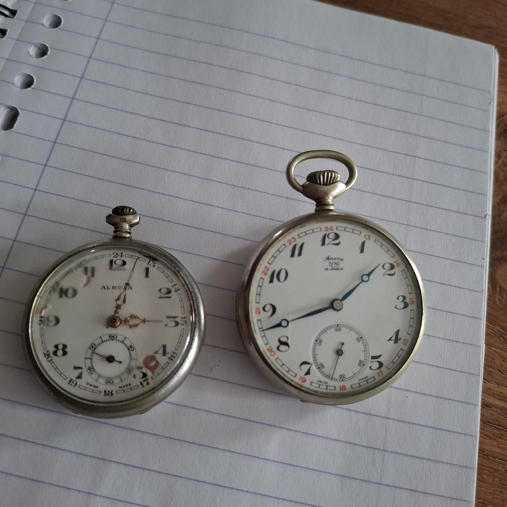 Oude zakhorloge 2 stuks..opknapper.., Ophalen of Verzenden