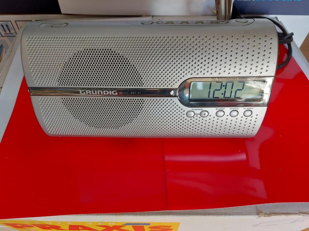 Grundig Music Boy Portable Radio met Gebruiksaanwijzing, Audio, Tv en Foto, Radio's, Gebruikt, Radio, Ophalen of Verzenden